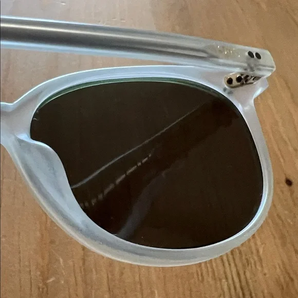 Toms White and Tortoise Sunglasses - Picture 6 of 7